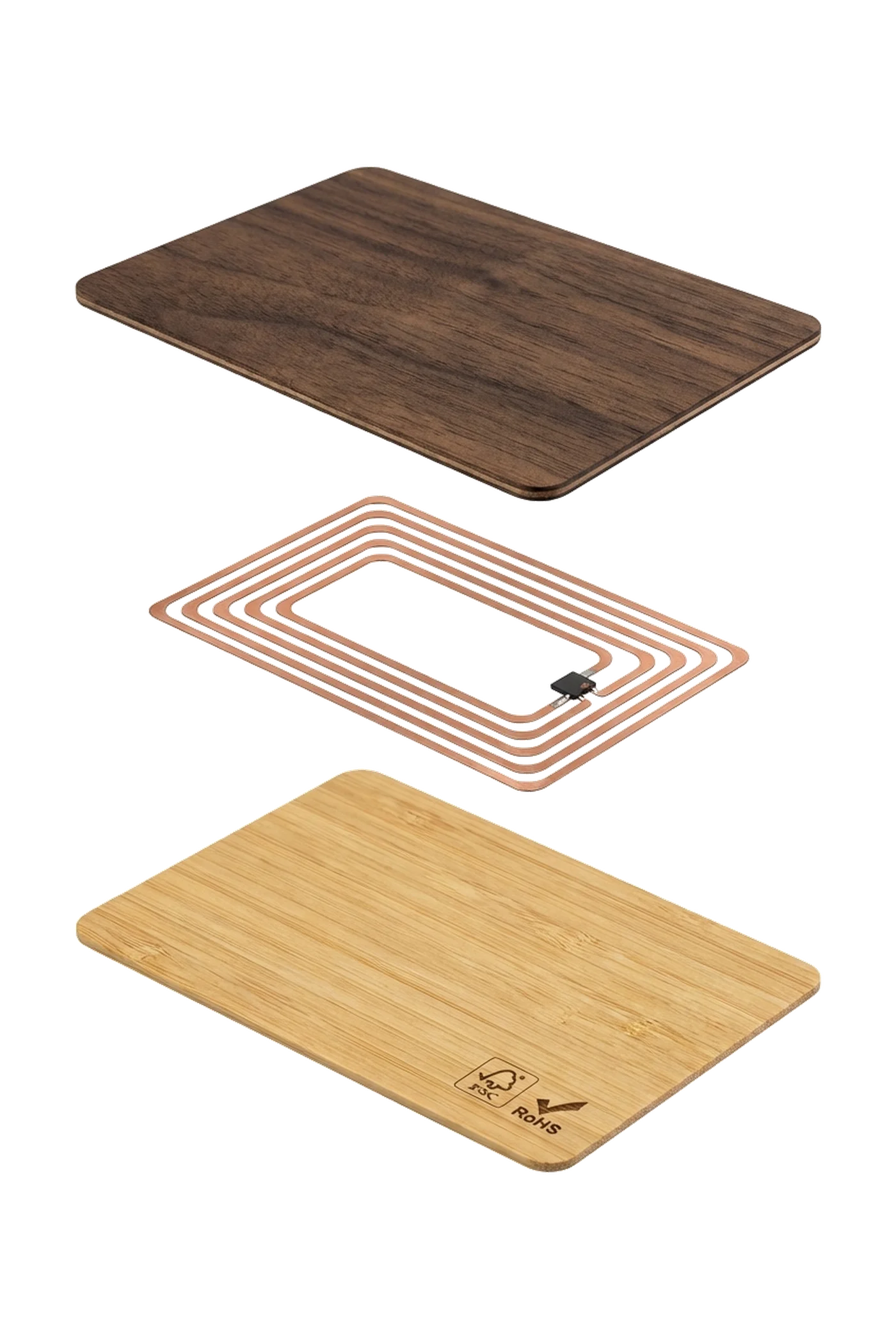 Cartes-clés hôtelières durables avec matériaux écoresponsables dans un cadre tropical